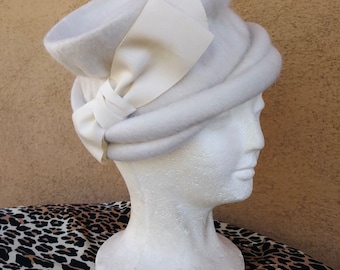 Vintage 1950s Hattie Carnegie Hat Caplet Beret Wool Felt  display picture 1
