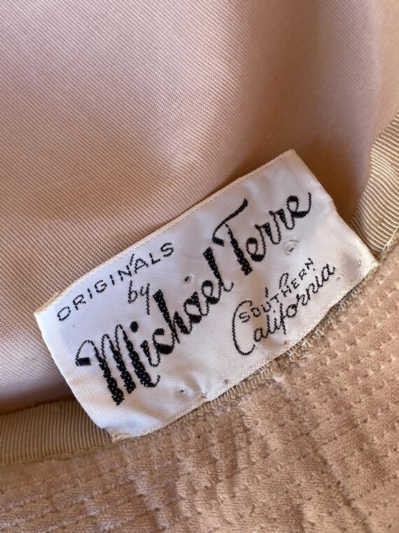 Vintage 1940s 1950s Pink Tan Velvet Tilt Cloche OS - Etsy Israel display picture 2