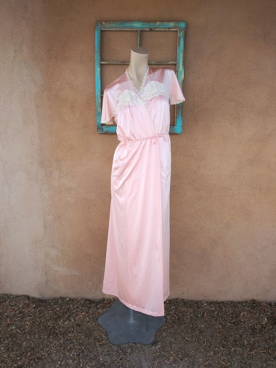 Vintage Baby Pink Lace Nightgown Peignoir Pink Negligee Nylon Night Robe Night Dress Vintage Romantic Sheer Lace Nightgown Cover Up