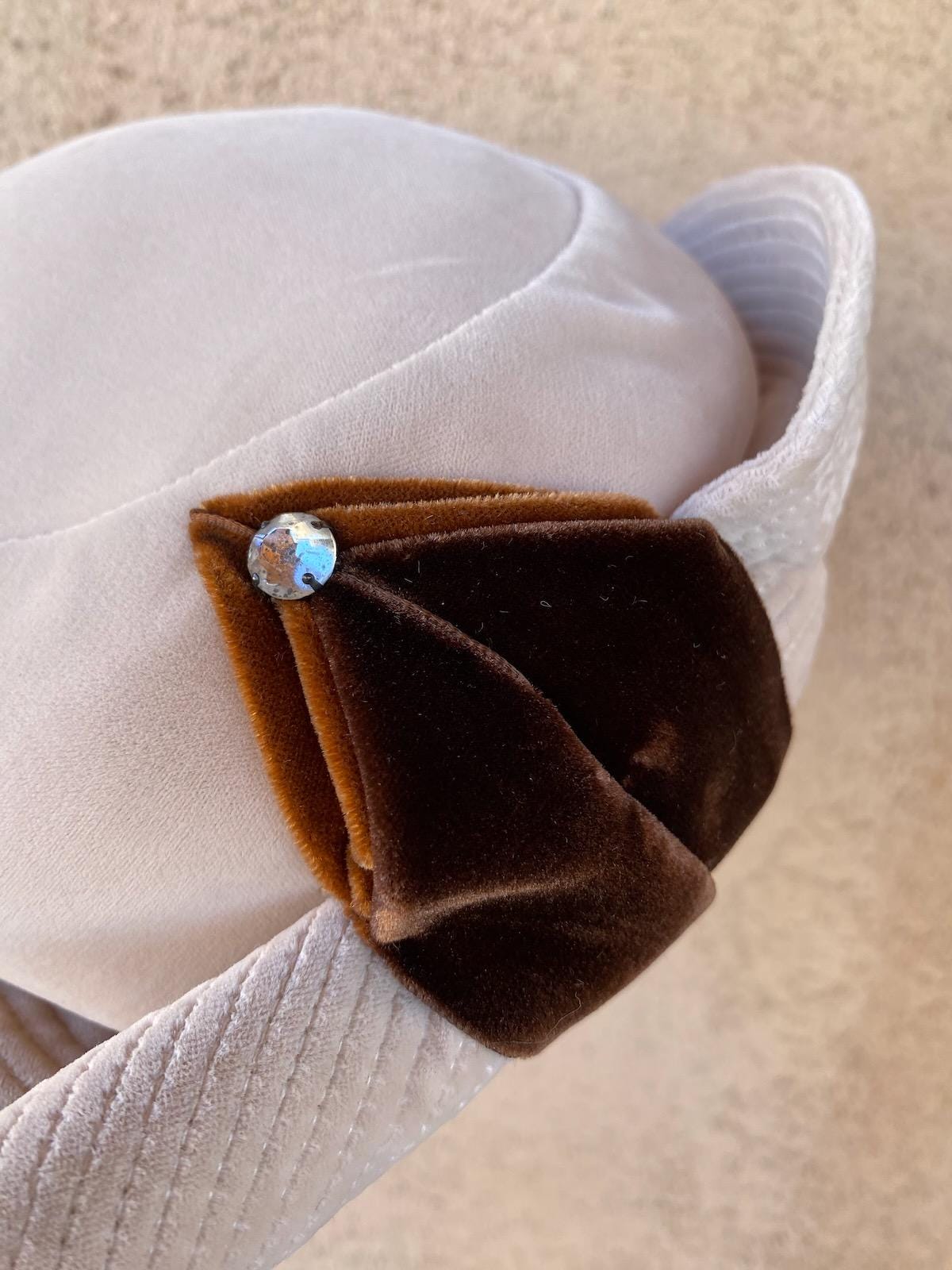 Vintage 1940s 1950s Pink Tan Velvet Tilt Cloche OS - Etsy UK display picture 3