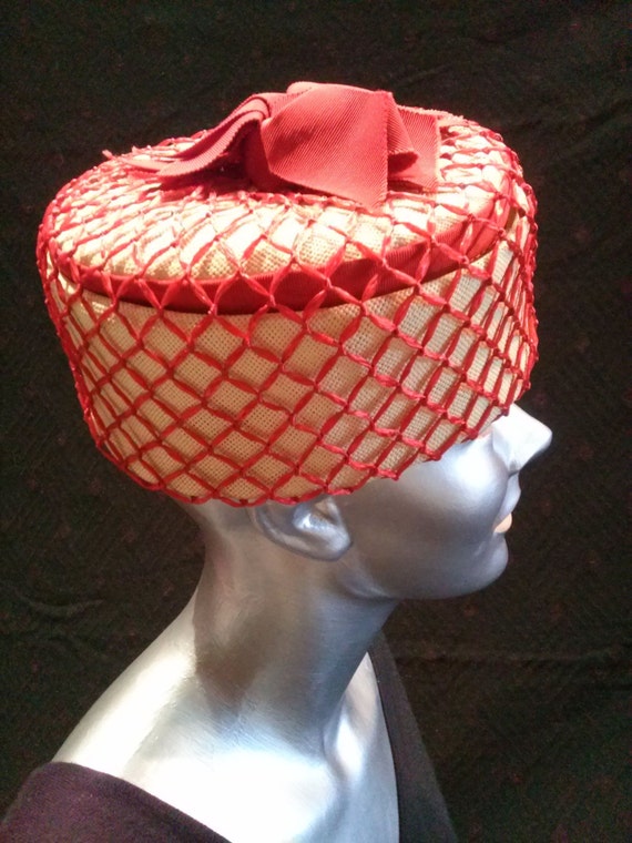 Vintage 1950s Lilly Dache Straw Pill Box Hat Spid… - image 2