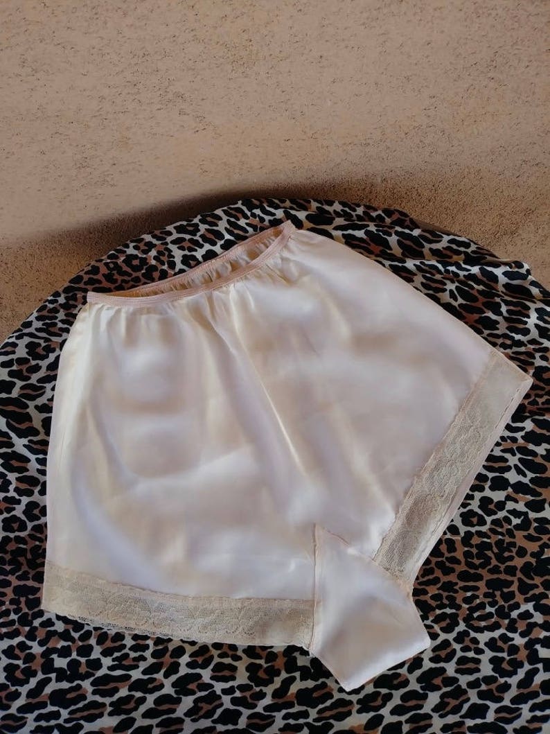 Vintage 1940s Peach Rayon Tap Pants Panties Sz S M 