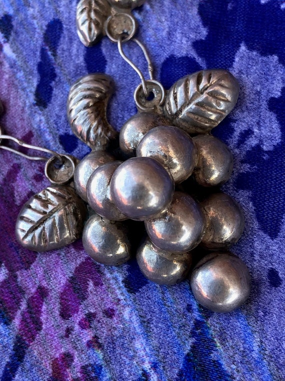 Vintage 1940s Silver Charm Necklace Grape Cluster… - image 5