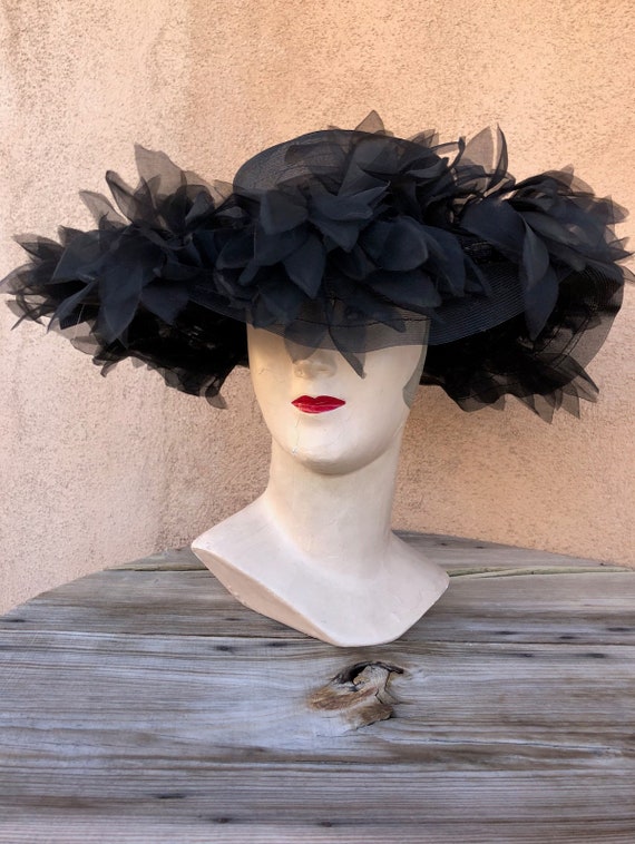 Vintage 1960s Black Saucer Hat w Ruffled Brim OS - image 1