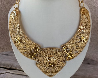 Vintage 1980s 1990s Bib Statement Necklace Barrera for Avon Falling Leaves OS up to 21 Inches