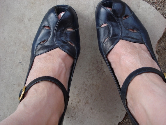 Vintage 1970s Platform Shoes 40s Style Mary Janes… - image 3