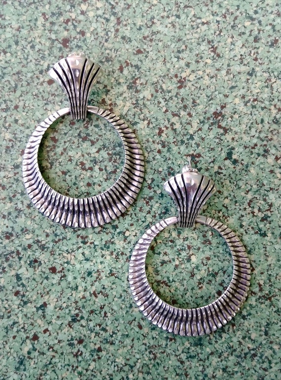 Vintage 1980s Silver Hoop Earrings Doorknocker Pie
