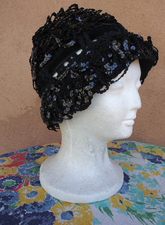 Vintage 1960s Black Sequin Cloche Hat Crochet Cap… - image 2