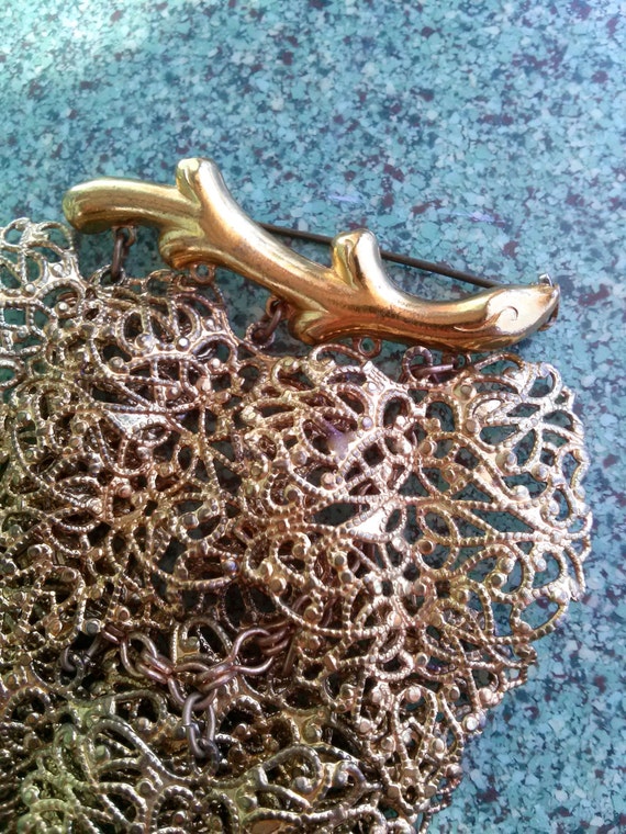 Vintage 1940s Brass Filigree Brooch Leaves - image 3