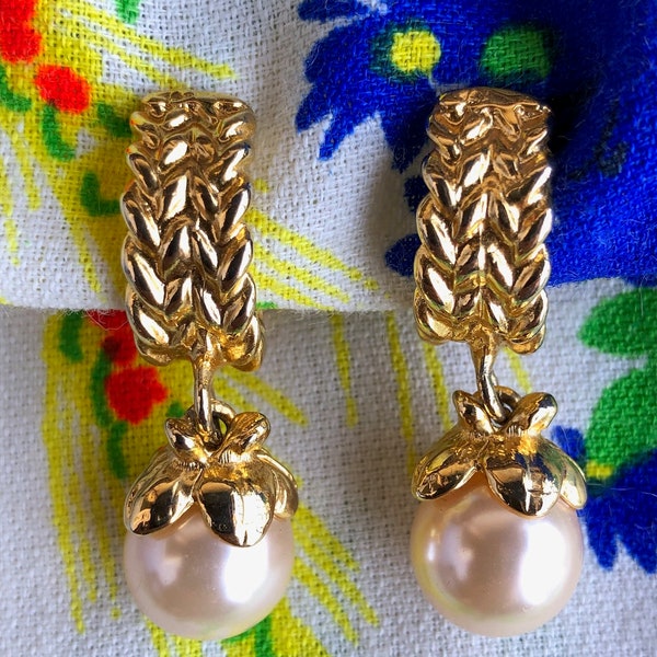 Vintage 1980s Pearl Hoop Earrings Clip On