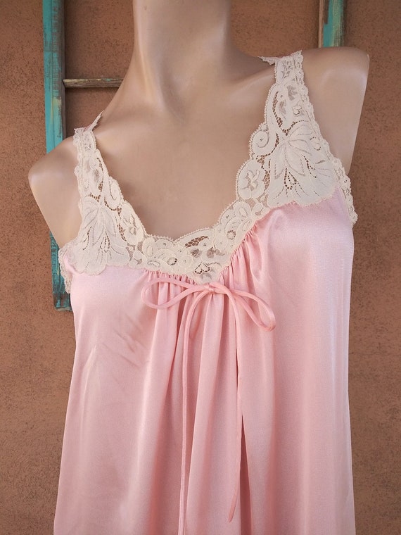 Vintage 1970s Pink Peignoir Set Nightgown Robe Sz… - image 6