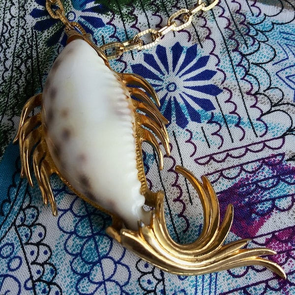 Vintage 1960s Fish Pendant Necklace Brooch Conch Shell 16 Inch Unsigned Razza