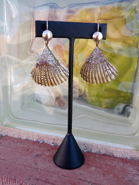 Vintage 1980s Sea Shell Earrings Dangle Style Pie… - image 1