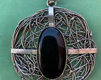 Vintage 1990s Onyx w Sterling Silver Wire Wrap Nest Pendant Only