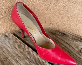 Vintage 1950s Candy Apple Red Stiletto Shoes US 9M - 10N