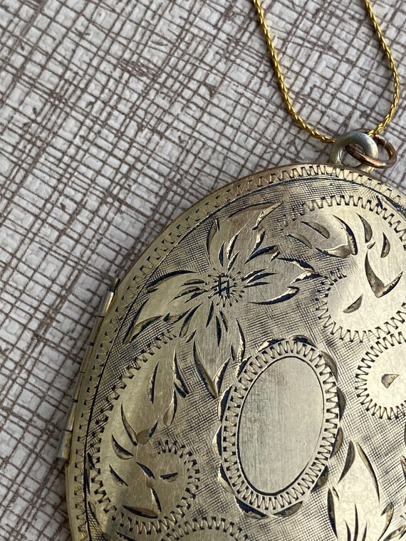 Vintage 1950s Large Brass Locket Necklace 15 Inch… - image 2