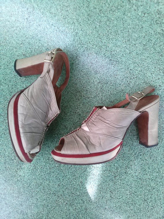 Vintage 1970s Peep Toe Platform Shoes 1940s Style