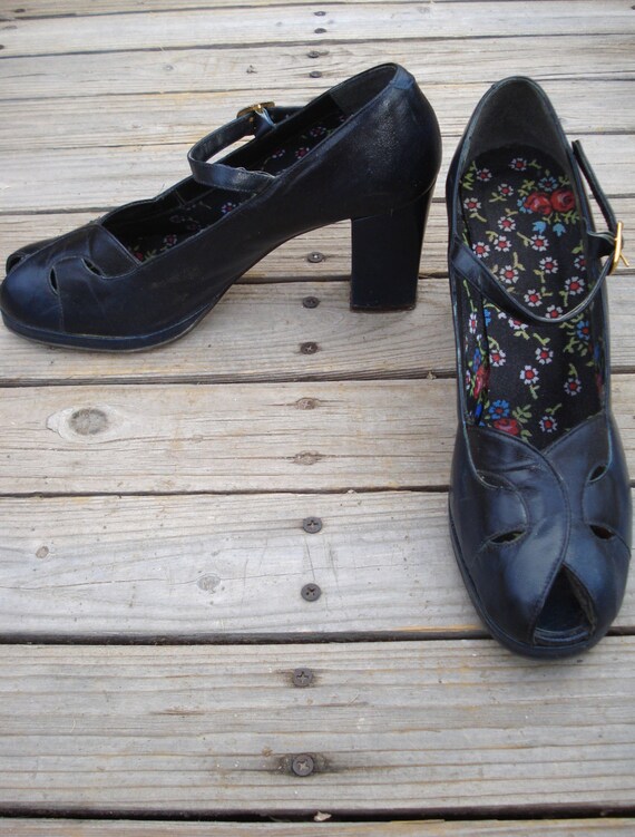 Vintage 1970s Platform Shoes 40s Style Mary Janes… - image 4