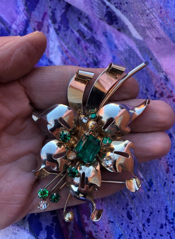 Vintage 1940s Green Rhinestone Bouquet Brooch Uns… - image 1