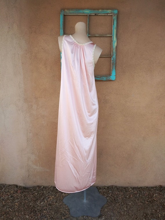 Vintage 1970s Pink Peignoir Set Nightgown Robe Sz… - image 8