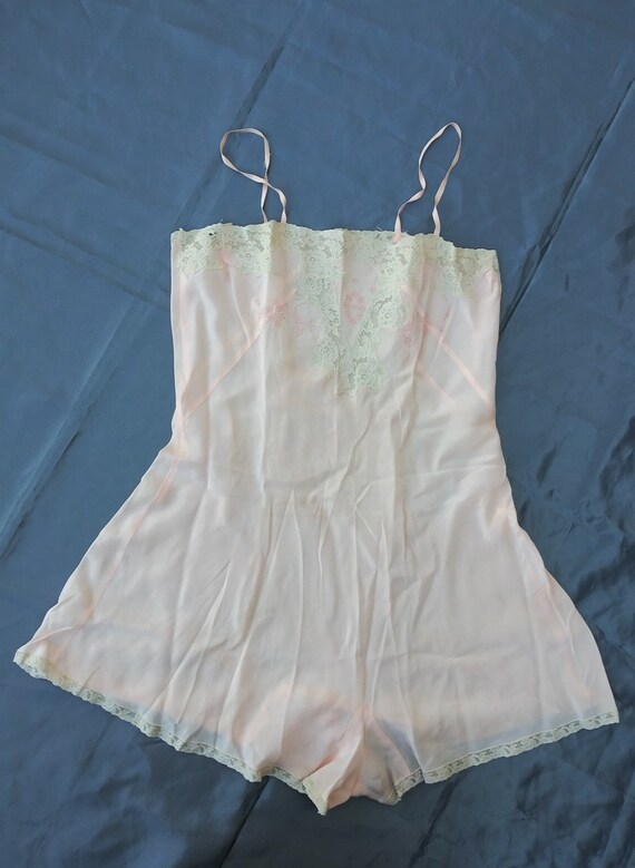 Vintage 1930s Silk Teddy Step In Pinky Peach Sz S