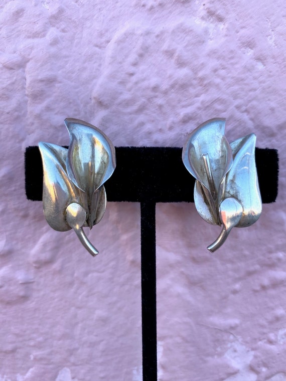 Vintage 1950s Silver Calla Lilly Earrings Screw B… - image 2