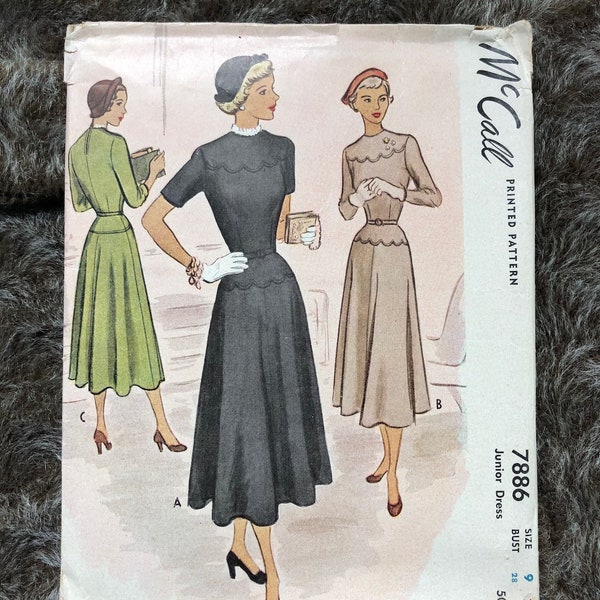 Vintage 1940s Nipped Waist Dress Pattern McCall 7886 Sz S B28