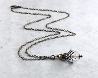 Collier Academia foncé limpide et laiton vieilli
