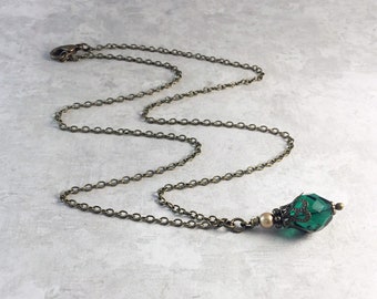 Emerald Green and Champagne Gold Pearl Edwardian Costume Necklace with Antiqued Brass