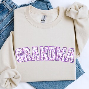 grammy sweatshirt New Grandma Sweater floral sweatshirt Gift for Grandma Grammie Crewneck great grandma Grandma Mothers Day Sweatshirts