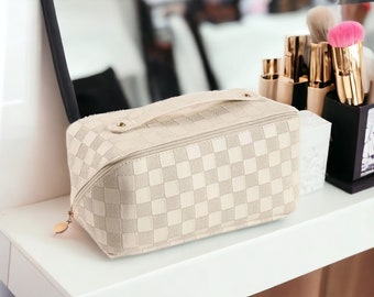 New Plaid Cosmetic Bag - Large-Capacity Luxury Makeup Pouch