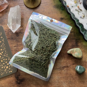 CEDAR NAALDEN gedroogd - losse wierook - altaar hekserij heidense midzomer bescherming Wicca kruid rituele reiniging zuiveren geschenk bemiddeling den