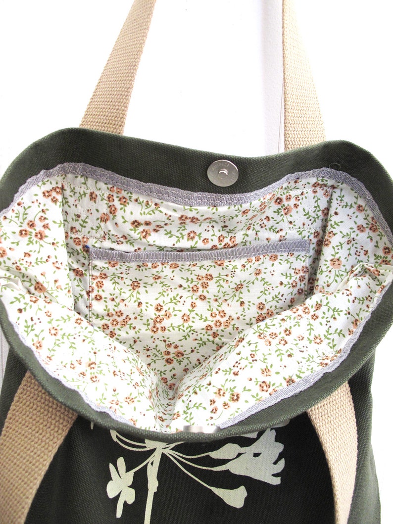 Bolsa de lona verde militar con estampado de agapantos cardenal imagen 4