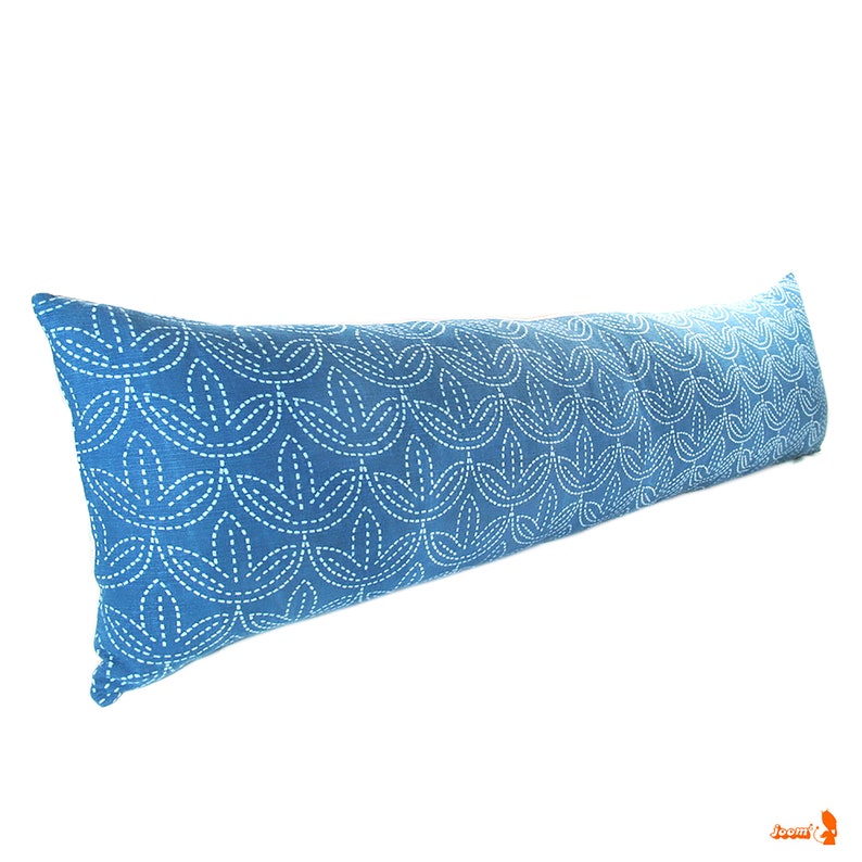 Faded Blue Sashiko Stitch Pattern Long Lumbar Zipper Pillow image 2