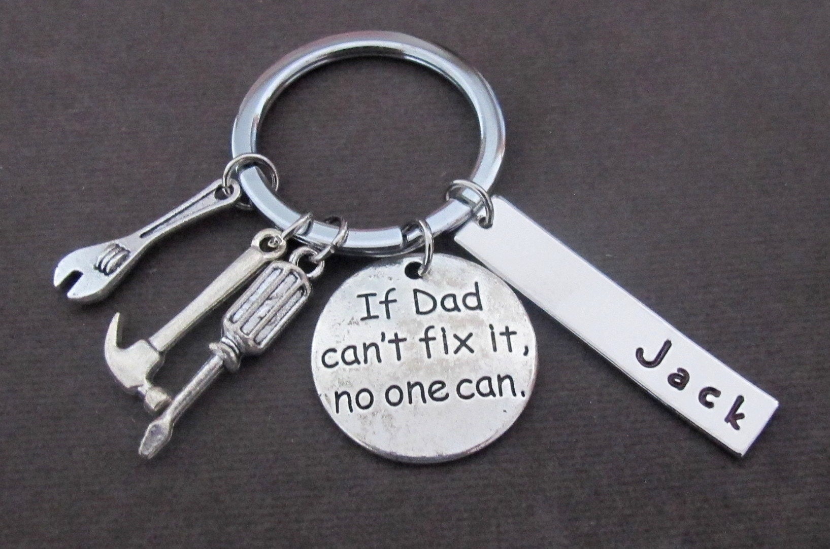 Novelty Collectable “If Dad Can’t Fix It No One Can” Metal Keyring.