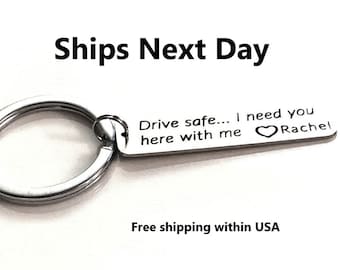 Drive Safe Personalizable Rectángulo llavero Regalo de aniversario, Barra de acero de grabado, Mejor amigo Regalo de novio para novia Nuevo conductor