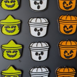 Wooden Halloween Bucket Magnet