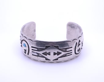 Vintage Calvin Johnson Navajo Sterling Armreif aus den 1970er Jahren, signiert IHMSS Old Pawn, schwerer Armreif mit Silberauflage im Stil der amerikanischen Ureinwohner, vollständige Signatur