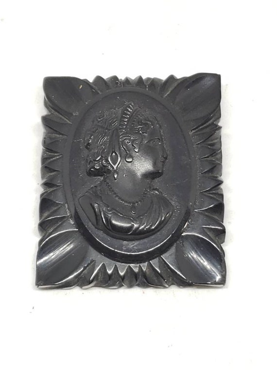 Antique Large Victorian Cameo Carved Black Jet Flo