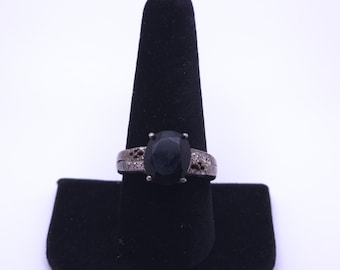 Vintage Cocktailring aus 925er Sterlingsilber mit facettiertem, ovalem schwarzem Onyx und Markasit, filigranem Milgrain-Dekor und schimmerndem Statement-Ring, Größe 10 F