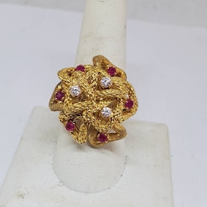 Vintage Italian 18k Yellow Gold Diamond And Burma Ruby Textured Knot Flower Ring Heavy Love Knot Filigree Statement Cocktail Twist Wire