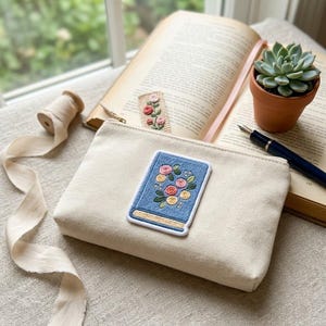 Gestickter Buch-Liebhaber-Aufnäher, Blumenbuch-Abzeichen für Hüte, Jacke, Lese Aufnäher, Bücherwurm Geschenk