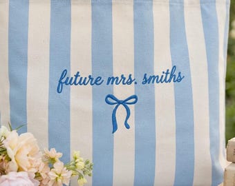 Geborduurde aangepaste toekomstige mevrouw gestreepte draagtas, vrijgezellenfeest, gepersonaliseerde strandtas verloving, vrijgezellencadeaus