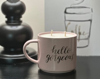 Upcycled Sojawachs-Kerze in Threshold Tasse &quot;&quot;Hello Wunderschöne&quot;&quot; | Umweltfreundliche Kerze | Einzigartiges Geschenk für Kaffeeliebhaber