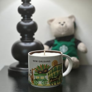 Vela de cera de soja reciclada en Vintage 2015 Colección "You Are Here" Taza Starbucks de Nueva Orleans / Vela ecológica / Regalo para los amantes del café