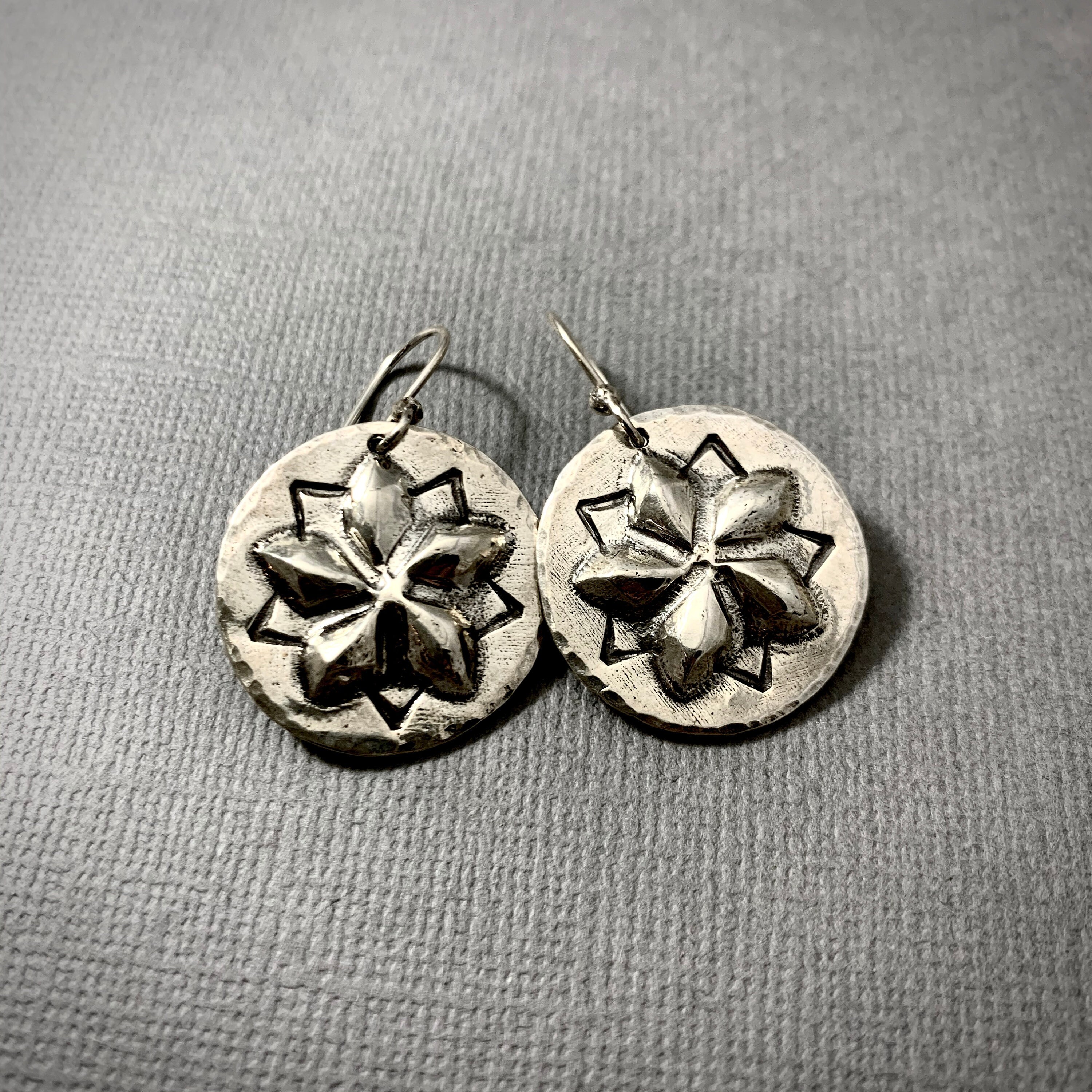 2025年新作 NinaGibsonDesigns - Etsy 小物