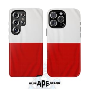 Puede incluir: Una funda para teléfono blanca y roja con un recorte para la cámara. La funda presenta los colores de la bandera polaca.