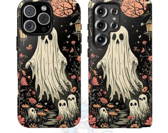 Op de afbeelding: Twee telefoonhoesjes met een spookachtig spookontwerp. De hoesjes hebben een zwarte achtergrond met een beige spook, bloemen en een volle maan. De merknaam "BLUE APE BRAND" staat onderaan.