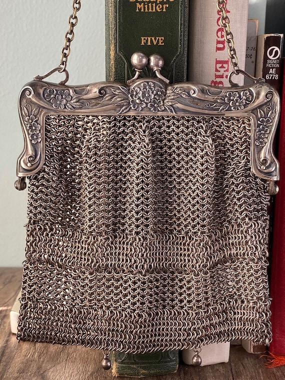 Vintage Silver Mesh Evening Bag Circa 1940's Mid-Century Flapper Revival  Purse Silver Plate Evening Bag Chain Mail Purse Vi… | Mesh purse, Silver  mesh, Evening bags