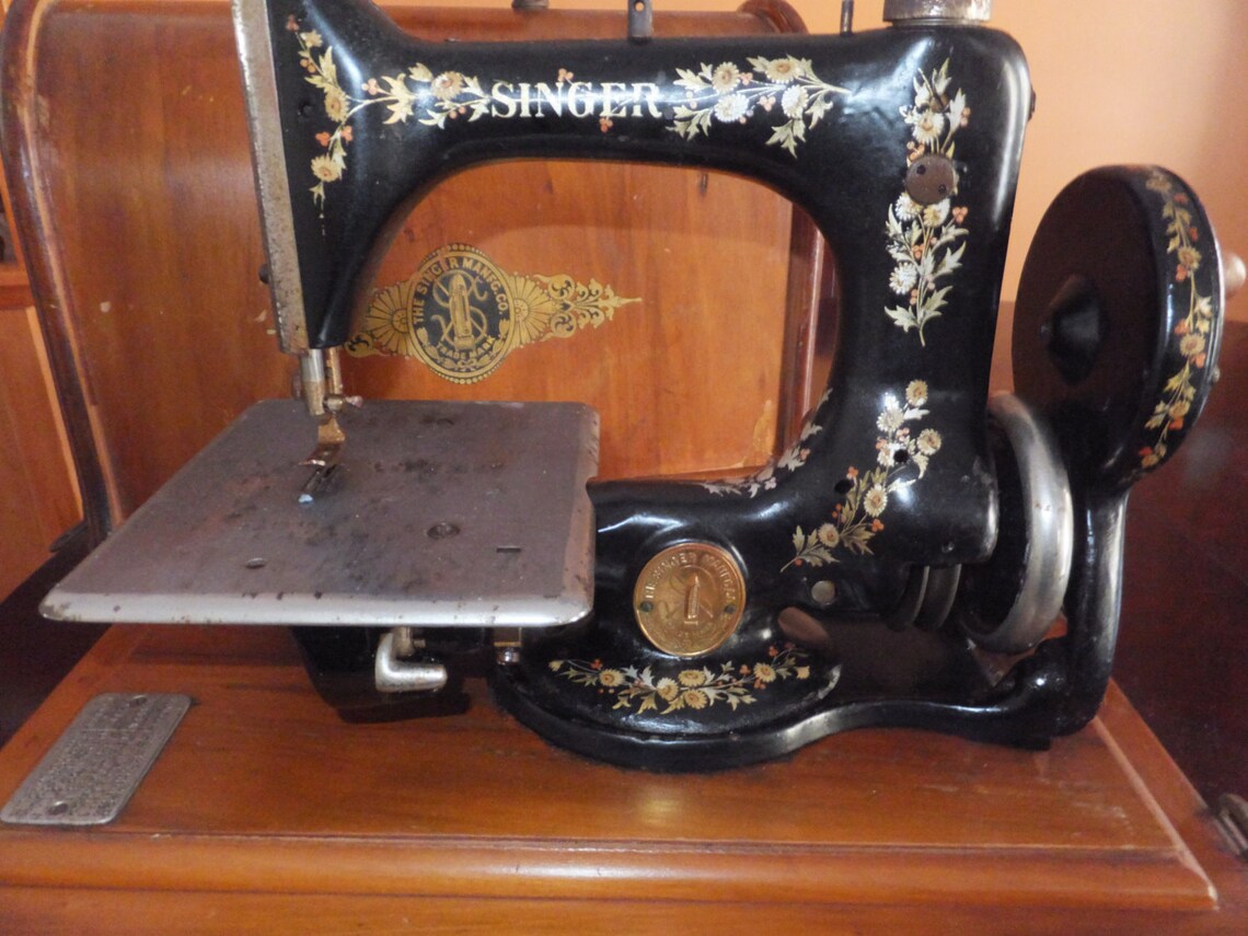 Vintage Singer Sewing Machine Black Model 24 Small Antique Etsy